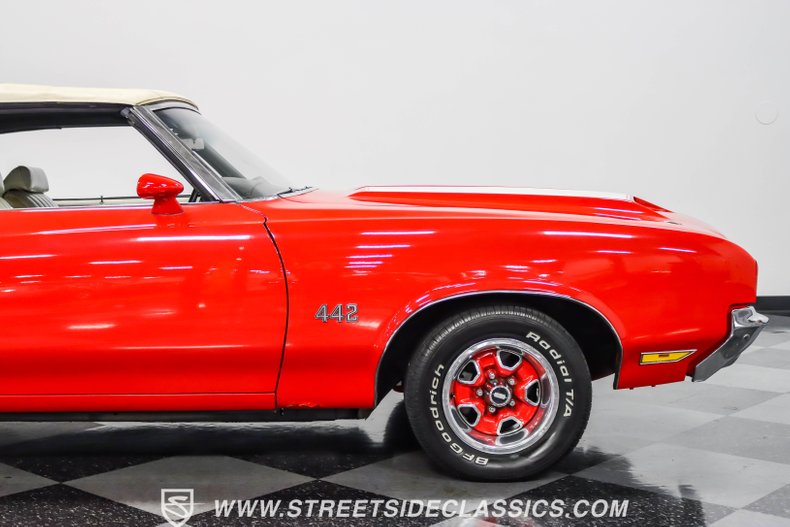 Unknown-Cutlass-1971-Red-White-21