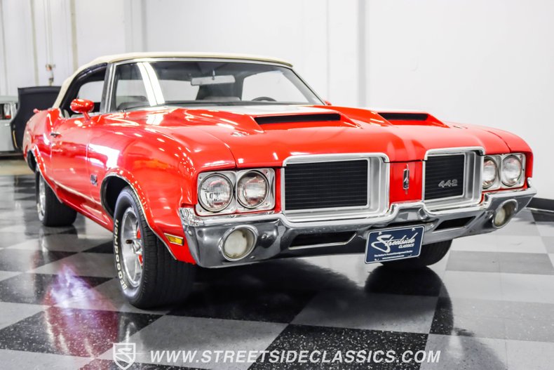 Unknown-Cutlass-1971-Red-White-24