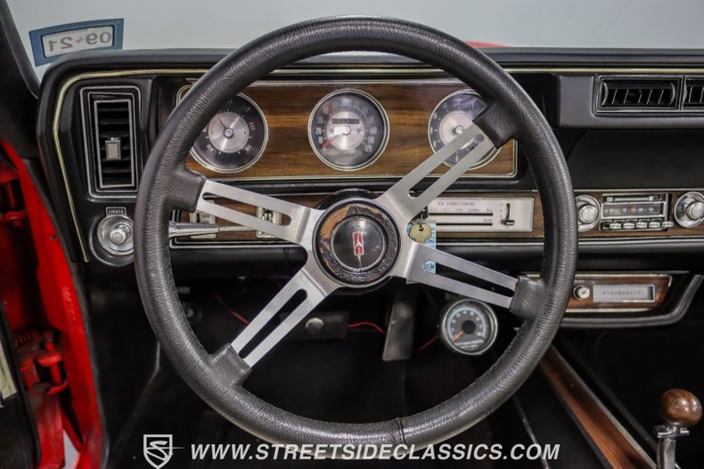 Unknown-Cutlass-1971-Red-White-29