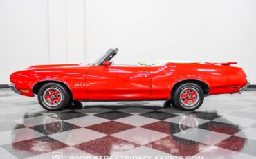 Unknown-Cutlass-1971-Red-White