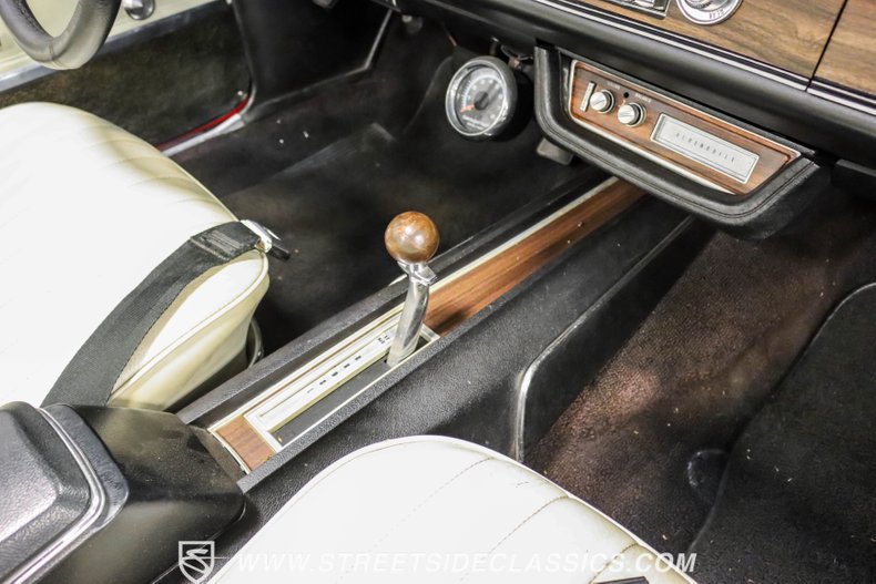 Unknown-Cutlass-1971-Red-White-42