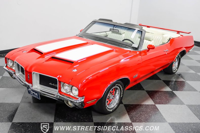 Unknown-Cutlass-1971-Red-White-7