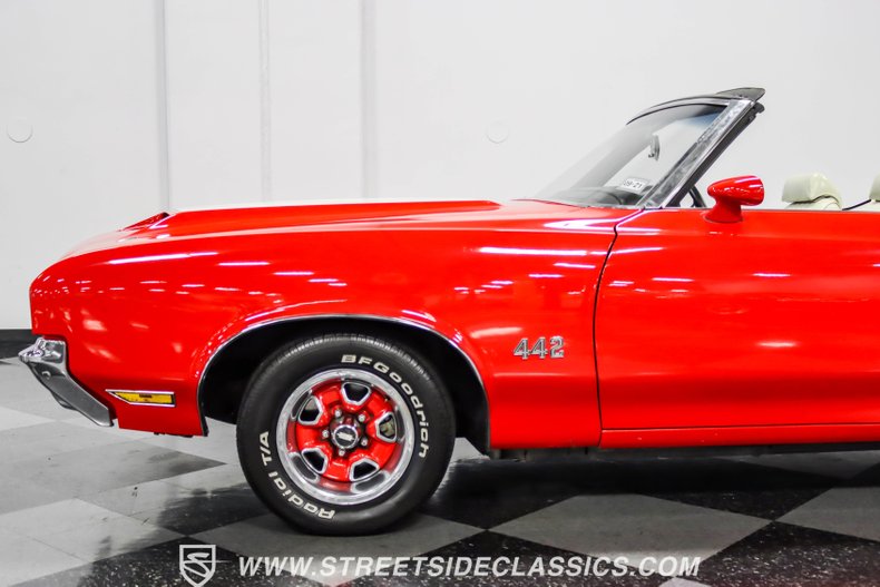 Unknown-Cutlass-1971-Red-White-8
