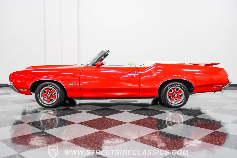 Unknown-Cutlass-1971-Red-White