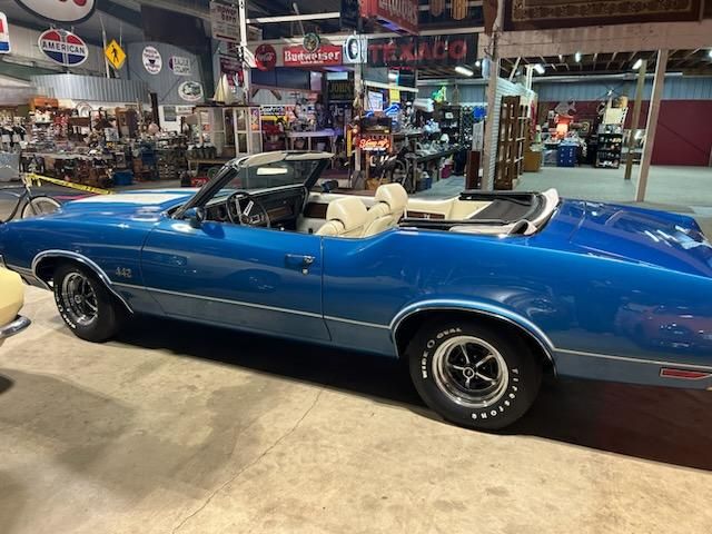 Unknown-Cutlass-1971