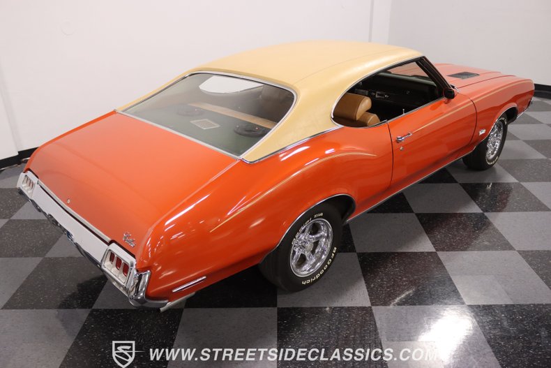 Unknown-Cutlass-1972-Flame-Orange-Covert-Gold-14