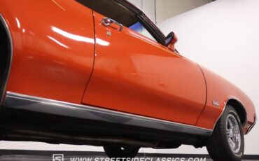 Unknown-Cutlass-1972-Flame-Orange-Covert-Gold-17