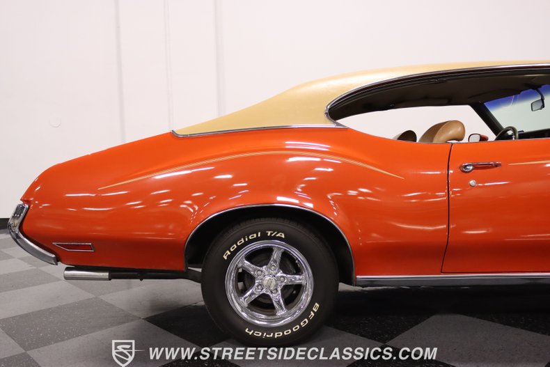 Unknown-Cutlass-1972-Flame-Orange-Covert-Gold-18