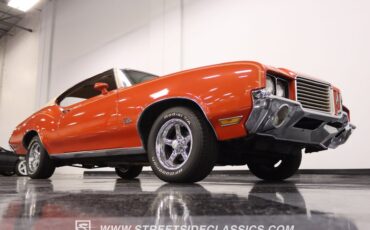 Unknown-Cutlass-1972-Flame-Orange-Covert-Gold-20