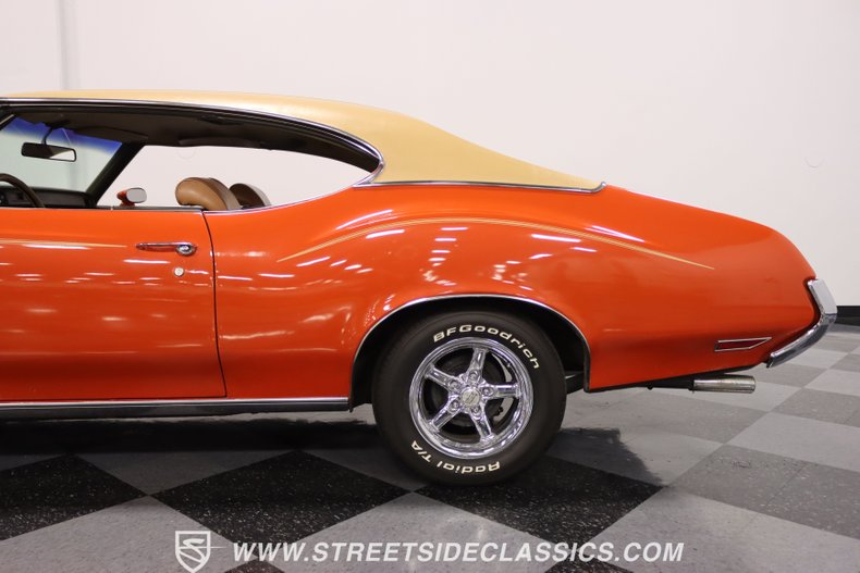 Unknown-Cutlass-1972-Flame-Orange-Covert-Gold-21