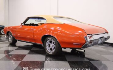 Unknown-Cutlass-1972-Flame-Orange-Covert-Gold-29