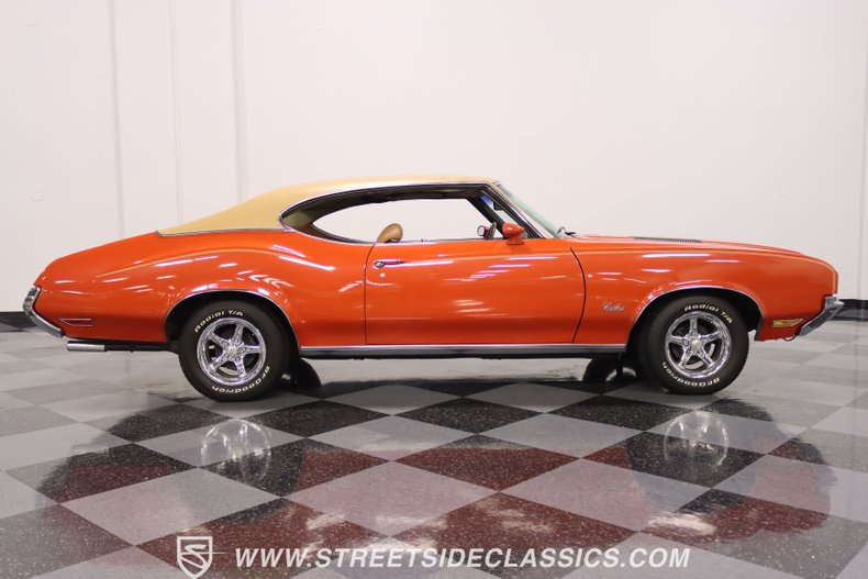 Unknown-Cutlass-1972-Flame-Orange-Covert-Gold-3