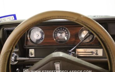 Unknown-Cutlass-1972-Flame-Orange-Covert-Gold-34