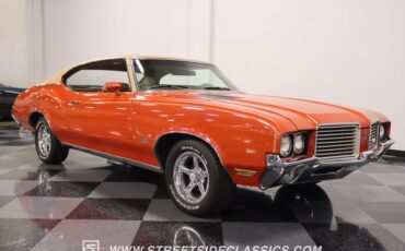 Unknown-Cutlass-1972-Flame-Orange-Covert-Gold-4