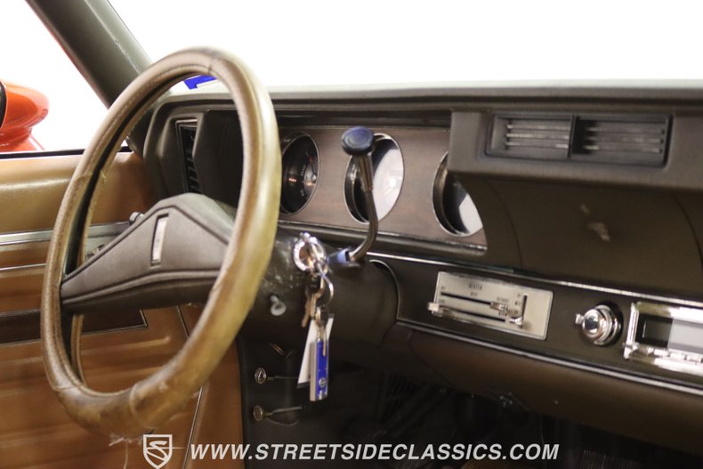 Unknown-Cutlass-1972-Flame-Orange-Covert-Gold-40