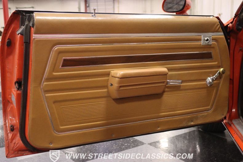 Unknown-Cutlass-1972-Flame-Orange-Covert-Gold-42