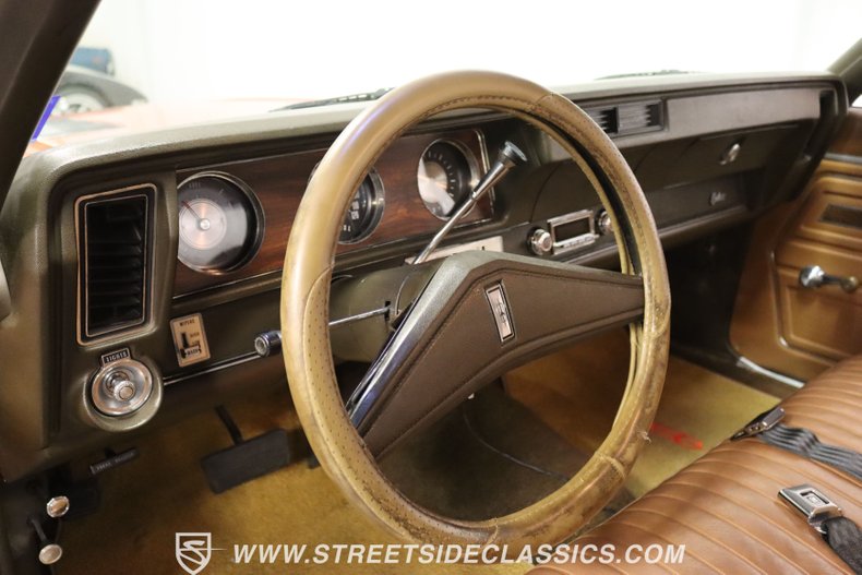 Unknown-Cutlass-1972-Flame-Orange-Covert-Gold-43