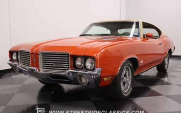 Unknown-Cutlass-1972-Flame-Orange-Covert-Gold-7
