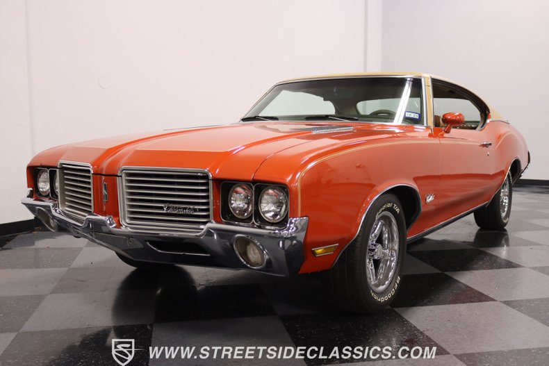 Unknown-Cutlass-1972-Flame-Orange-Covert-Gold-7
