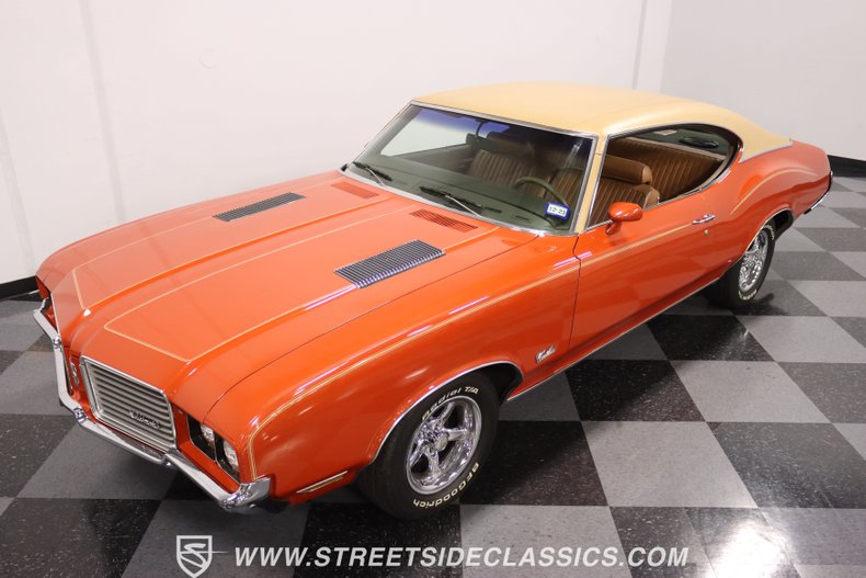 Unknown-Cutlass-1972-Flame-Orange-Covert-Gold-8