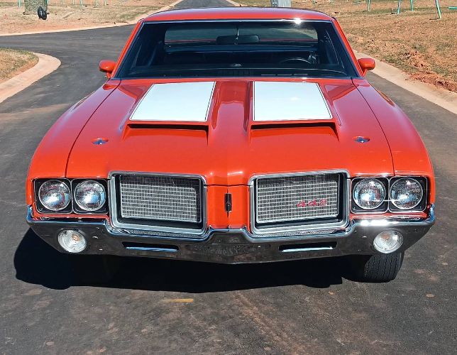 Unknown-Cutlass-1972-Flame-OrangeWhite-S-Black-14