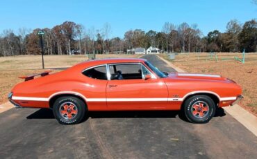 Unknown-Cutlass-1972-Flame-OrangeWhite-S-Black-16