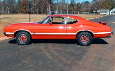 Unknown-Cutlass-1972-Flame-OrangeWhite-S-Black-19