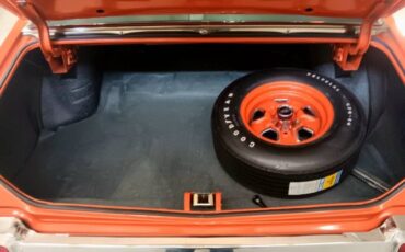 Unknown-Cutlass-1972-Flame-OrangeWhite-S-Black-2