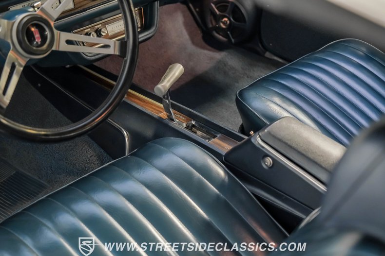 Unknown-Cutlass-1972-Nordic-Blue-Blue-25