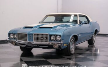 Unknown-Cutlass-1972-Nordic-Blue-Blue-36