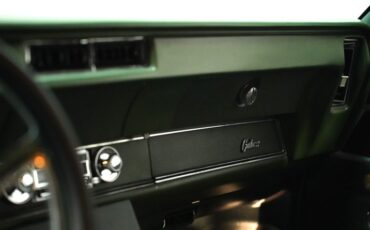 Unknown-Cutlass-1972-Sequoia-Green-Green-36