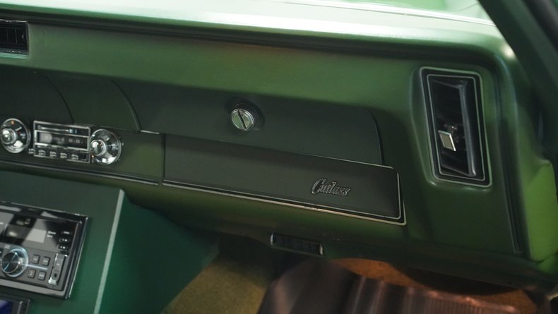 Unknown-Cutlass-1972-Sequoia-Green-Green-44
