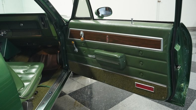 Unknown-Cutlass-1972-Sequoia-Green-Green-46