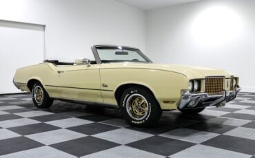 Unknown-Cutlass-1972-Yellow-White-32