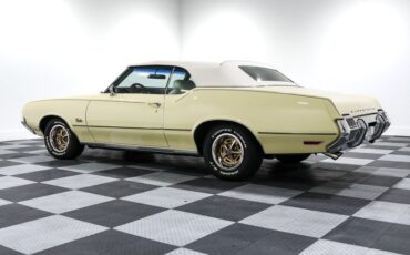 Unknown-Cutlass-1972-Yellow-White-6