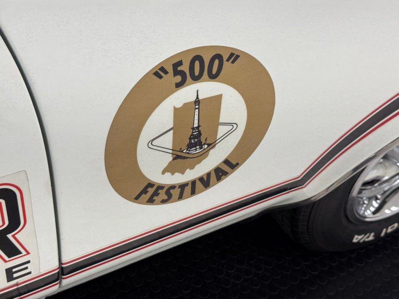 Unknown-Cutlass-supreme-1970-Porcelain-White-Black-15
