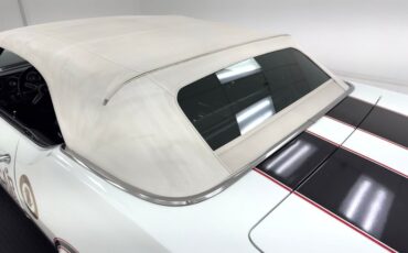 Unknown-Cutlass-supreme-1970-Porcelain-White-Black-16