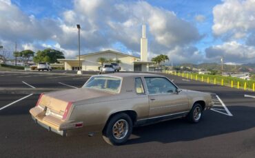 Unknown-Cutlass-supreme-1988-4