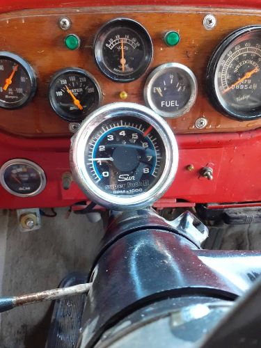 Unknown-D100-1957-Red-18