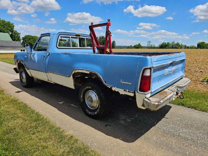 Unknown-D100-1973-Blue-Blue-18