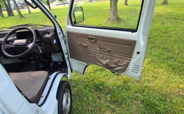Unknown-Daihatsu-hijet-1990-white-12