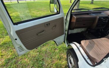 Unknown-Daihatsu-hijet-1990-white-15