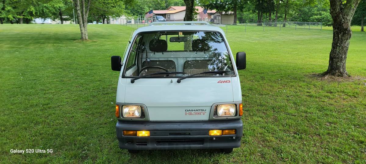 Unknown-Daihatsu-hijet-1990-white-2