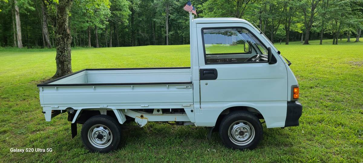 Unknown-Daihatsu-hijet-1990-white-3