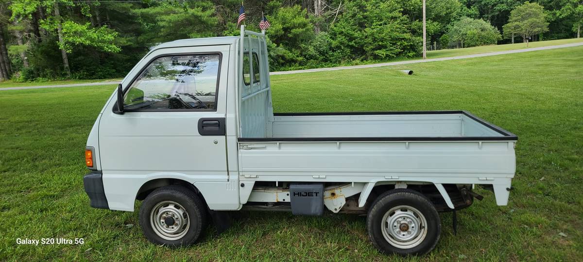 Unknown-Daihatsu-hijet-1990-white-4