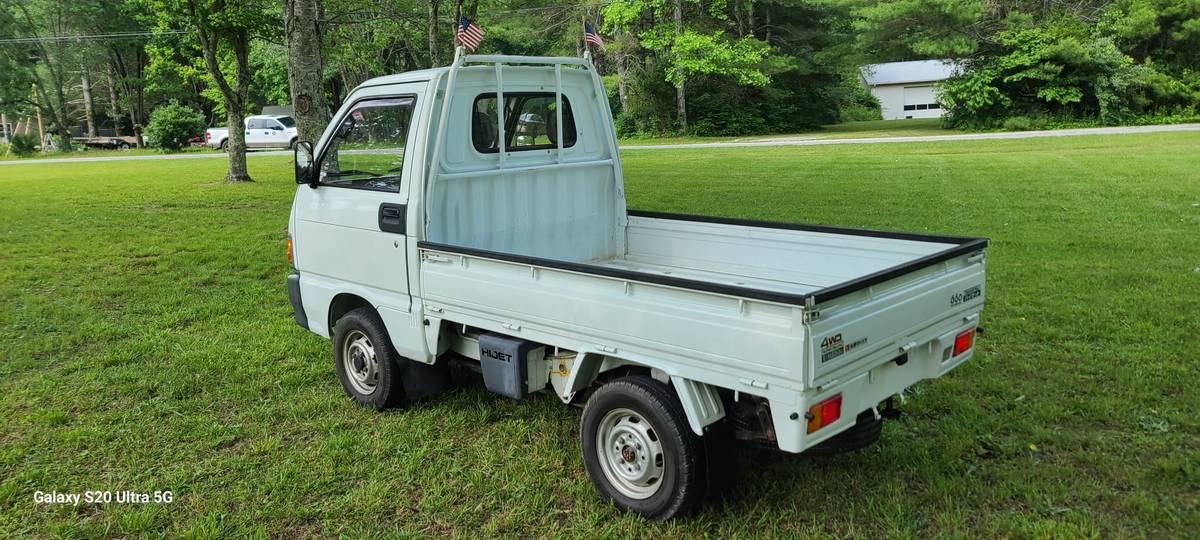 Unknown-Daihatsu-hijet-1990-white-5