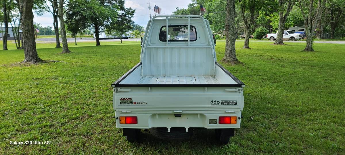 Unknown-Daihatsu-hijet-1990-white-6