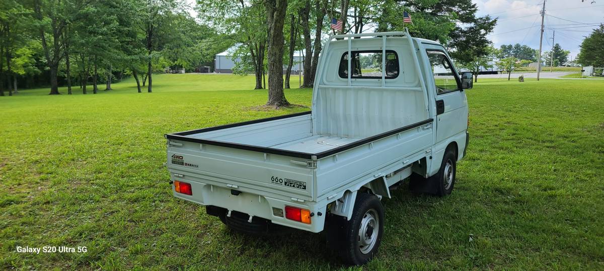 Unknown-Daihatsu-hijet-1990-white-7