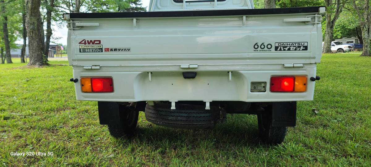 Unknown-Daihatsu-hijet-1990-white-8