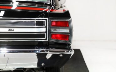 Unknown-Dart-1968-Formal-Black-Pearl-White-37